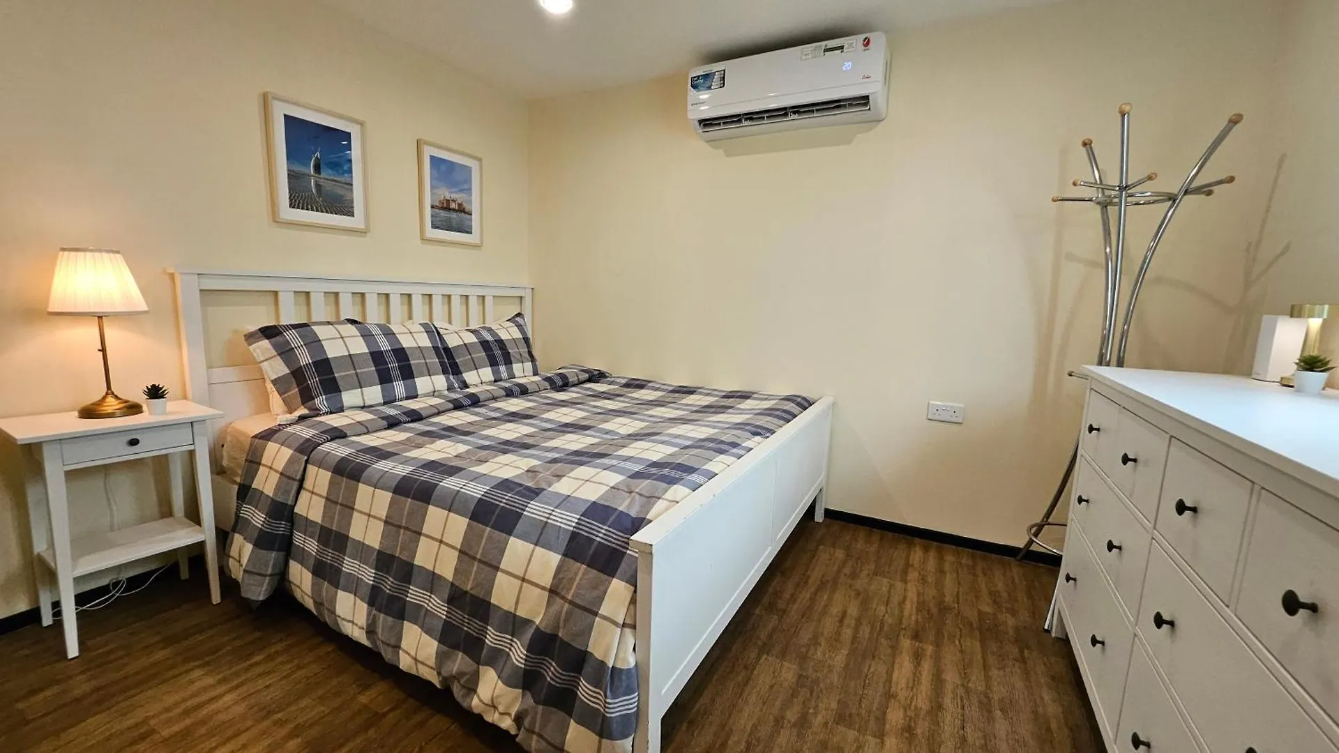 Bungalow 8 - Luxury 1-Bedroom Guest House In Jvt Dubai 0*,  United Arab Emirates