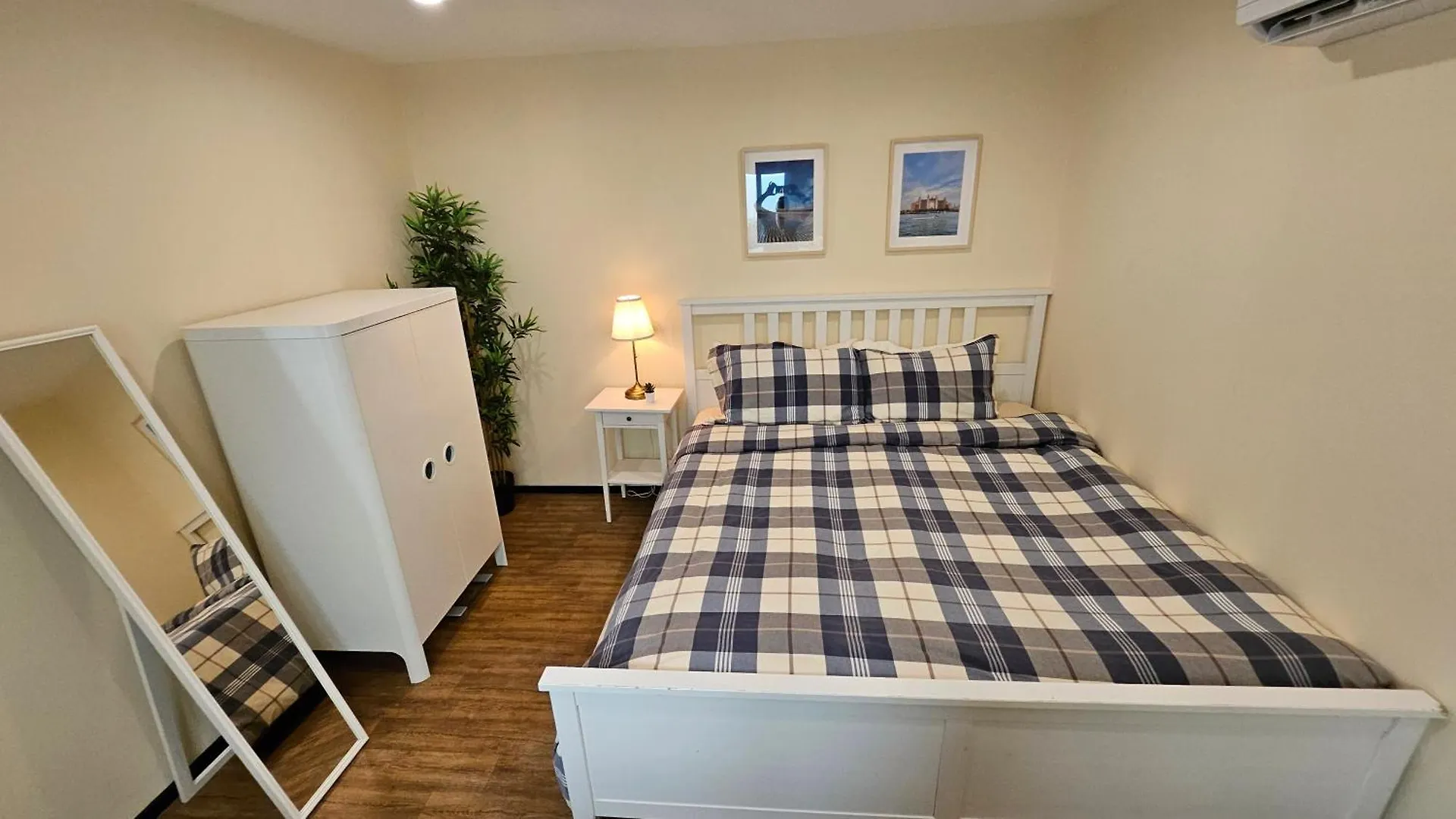 Bungalow 8 - Luxury 1-Bedroom Guest House In Jvt Dubai United Arab Emirates
