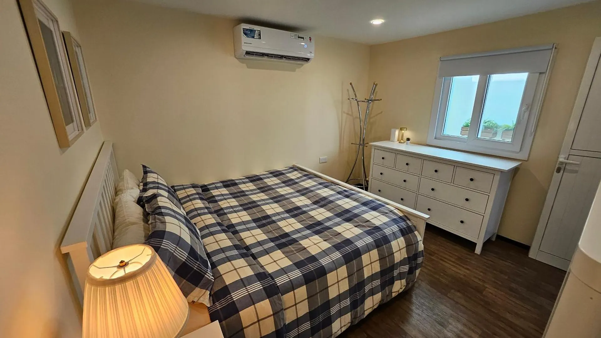 Bungalow 8 - Luxury 1-Bedroom Guest House In Jvt Dubai United Arab Emirates