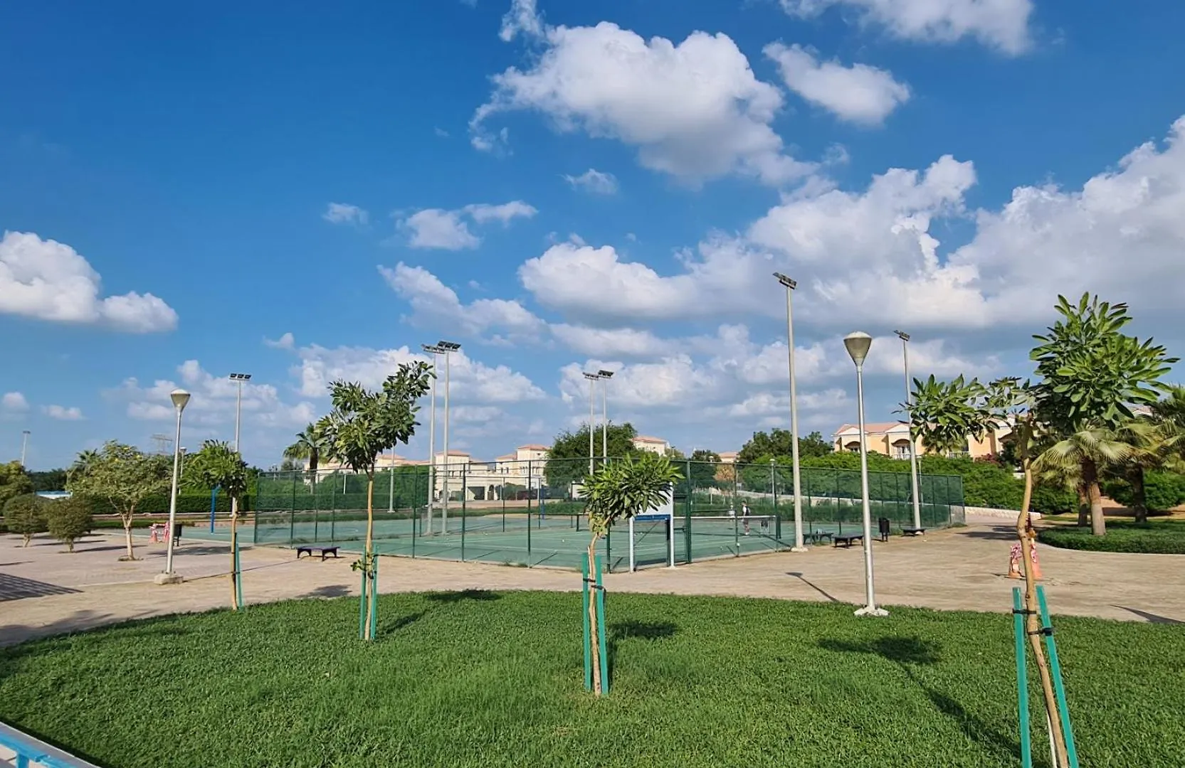Bungalow 8 - Luxury 1-Bedroom Guest House In Jvt Dubai