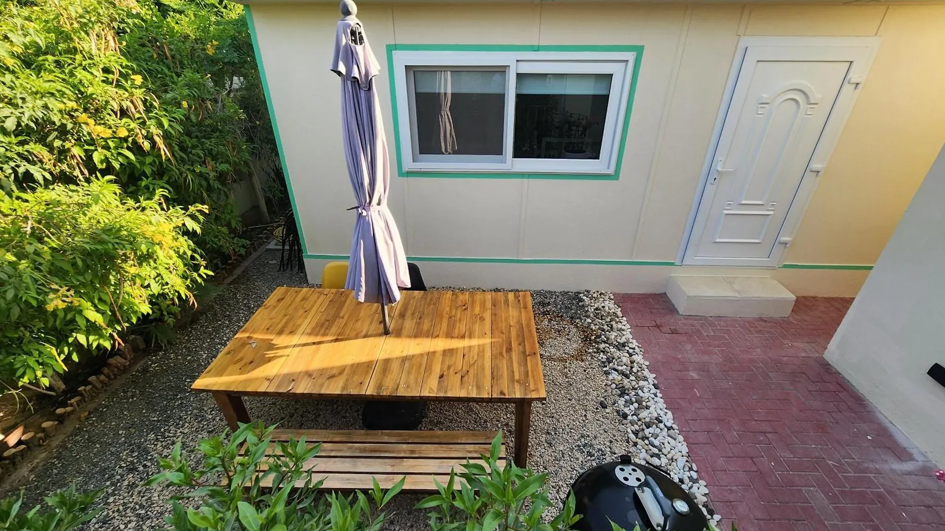 Bungalow 8 - Luxury 1-Bedroom Guest House In Jvt Dubai